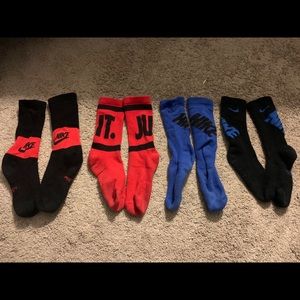 4 pair Nike socks
